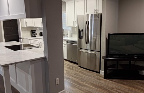 Arena District House | 4 Minutes from the ATT Center