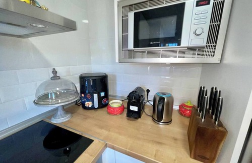El Faro House | 4/New - built 2024 - 2 bed 2 bath Apartment A/C, community pool & local beach!nn