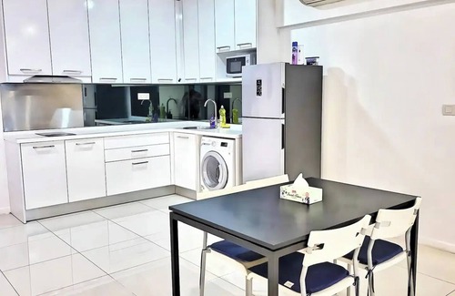 Kuala Lumpur City Centre Apartment | 4 PAX~Family Apartment at MERCU Summer Suites KLCC