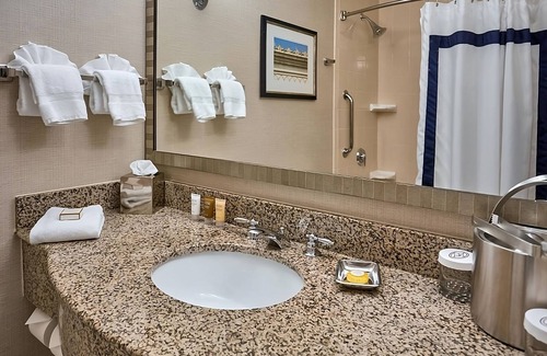 Staunton Hotel | 4 Peaceful Accommodation w/Indoor Pool | Right in the Heart of the City