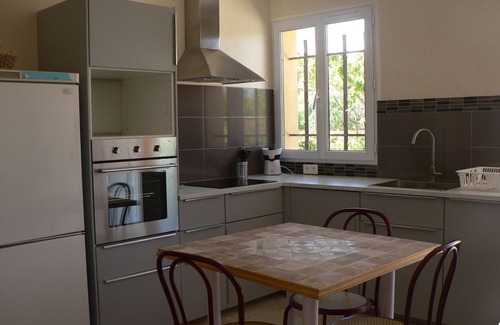 Montmeyan Apartment | 4 pers apartment 7 km from the gorges du verdon with swimming pool