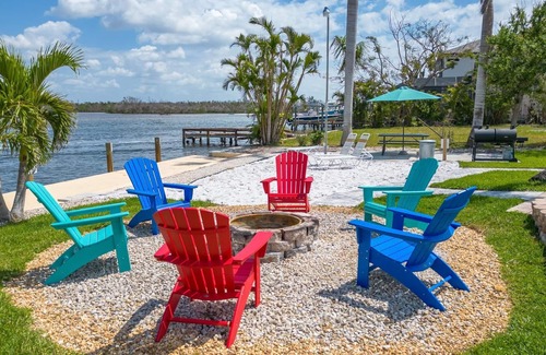 Matlacha Isles-Matlacha Shores Condo | 4 Person 1 Bedroom Condo with Waterview Balcony- Dolphin - 4 Person 1 Bedroom Condo with Waterview Balcony - Dolphin