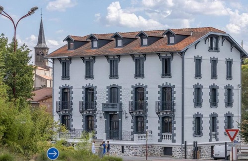 Chatel-Guyon Apartment | 4-person air-conditioned apartment 1 bedroom + sofa bed Puy de Louchadière 104