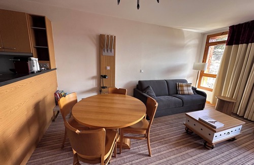 Arc-1800 Apartment | 4-person apartment at the foot of the slopes, Edenarc Arc 1800 prestige residence with swimming pool