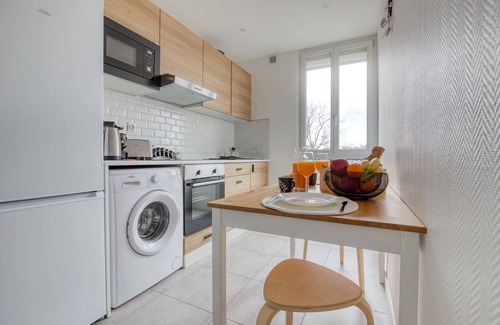 Ivry-port Apartment | 4-person apartment/Subway and train station 5 minutes/Parking/Self-check-in