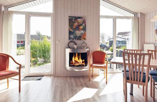 Lensterstrand House | 4 person holiday home in GROEMITZ