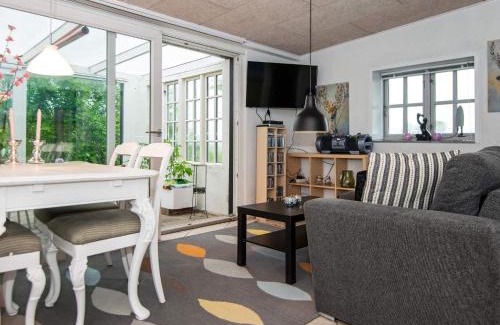 Tønder Municipality House | 4 person holiday home in Skærbæk-By Traum