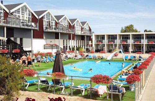 Bønnerup Strand Apartment | 4 person holiday home on holiday park in Glesborg