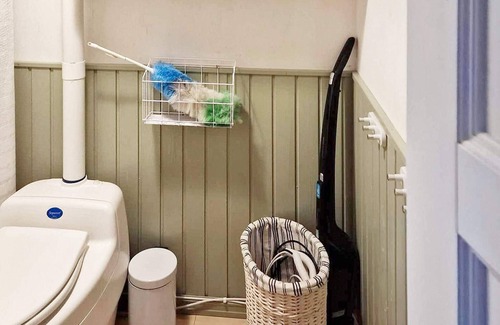 Botkyrka House | 4 person holiday home in GRøDINGE