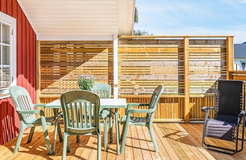 Byxelkrok House | 4 person holiday home in LÖTTORP
