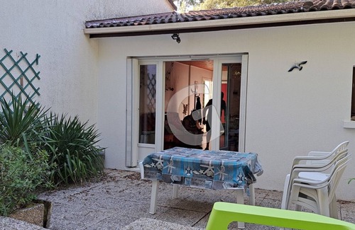 Jard-sur-Mer House | 4-Person Pavilion in Private Park at Jard-sur-Mer