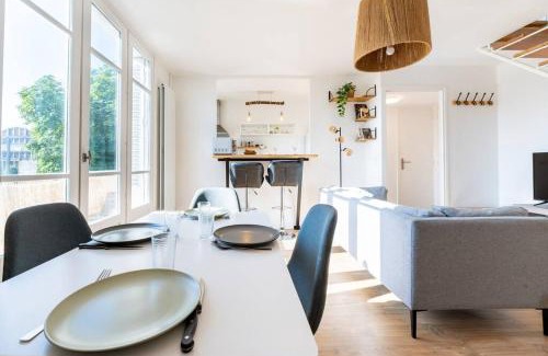 Secteur 3 Apartment | 4 personnes - 2 chambres -fibre - balcon - confort