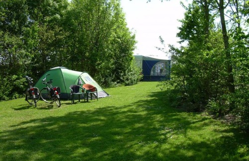 Anna Paulowna Other | 4 persoons ingerichte tent op kleine camping