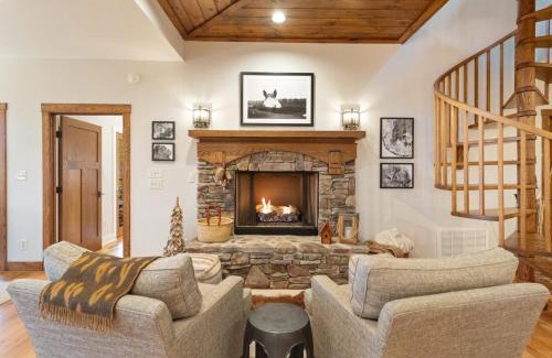Boone House | 4 Pines