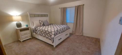 Seahurst Apartment | 4-plex Apartment in Burien - Unit 1 - 7 min from Sea Tac Airport - 15 min from Downtown Seattle