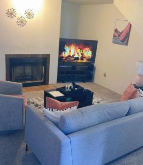 Seahurst Apartment | 4-plex Apartment in Burien - Unit 1 - 7 min from Sea Tac Airport - 15 min from Downtown Seattle