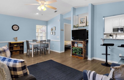 Summer Breeze Condo | 4 Pools, Tennis & Mini-Golf Fun + Free Tickets: Dolphin Cruise & More!