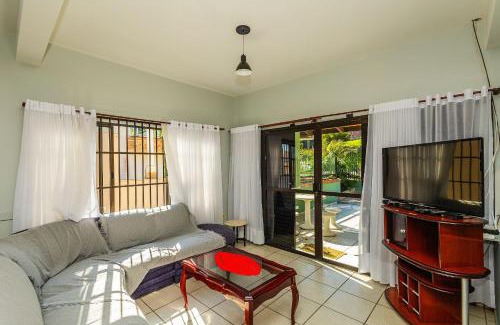 Itajuba House | 4 Quartos | A 250m da Praia do Grant | P238