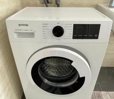 Plauen Apartment | 4 Raum Wohnung mit Balkon u Badewanne Phil 3
