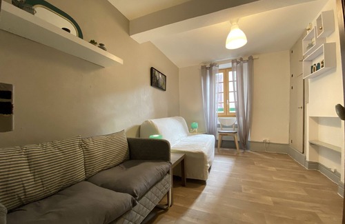 Ax-les-Thermes House | 4 room house up to 8 people, close to the gondola and thermal baths