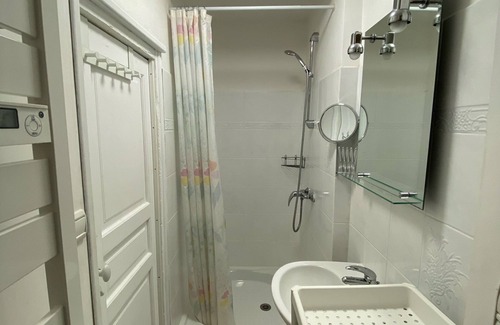 Ax-les-Thermes House | 4 room house up to 8 people, close to the gondola and thermal baths