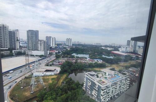 Petaling Jaya Apartment | 4 Rooms 7 Beds 4 Baths at KLSunwayPJ
