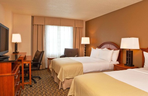 College Park Hotel | 4 Roomy Comfortable Units! Pet-Friendly, Near Hartsfield-Jackson Atlanta Airport