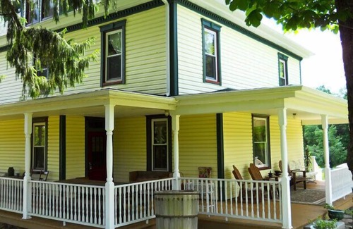 Chalk Hill House | 4 season enjoyment on sprawling 70 acre estate including PRIVATE pool!