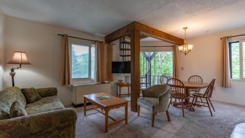 Beech Mountain Hotel | 4 Seasons at Beech Mountain