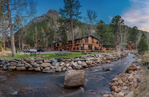 Estes Park Hotel | 4 Seasons Inn on Fall River