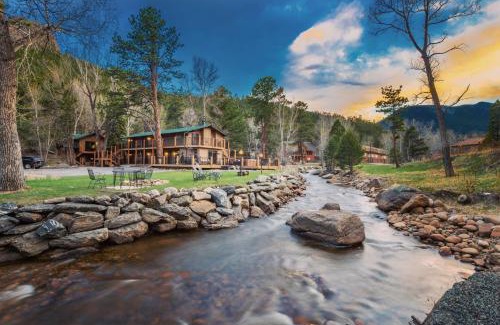 Estes Park Hotel | 4 Seasons Inn on Fall River