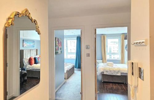West Pilton Apartment | 4 Separate Beds, Sleeps 6, Beautiful 2 bed Apt