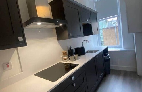 Paisley Apartment | 4 Smithhills Central clean 2 bed - sleeps 4