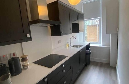 Paisley Apartment | 4 Smithhills Central clean 2 bed - sleeps 4