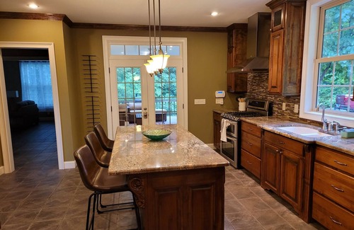 Guntersville House | 4. Spacious historic home in Lake Guntersville