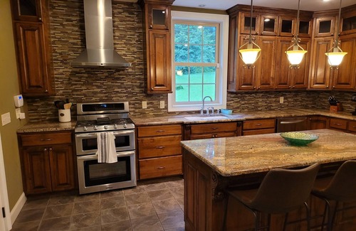 Guntersville House | 4. Spacious historic home in Lake Guntersville