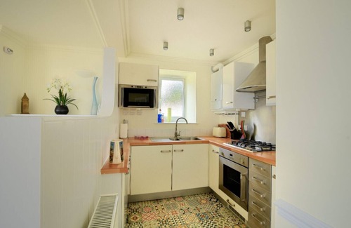 Lyme Regis Cottage | 4 ST MICHAELS HOUSE, romantic, country holiday cottage in Lyme Regis