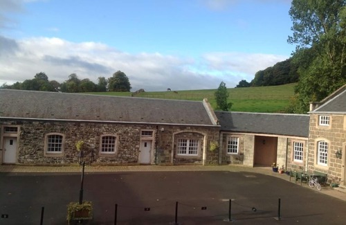 Perth Cottage | 4 star accommodation offering a rural retreat 2 miles from Perth. Pets Welcome