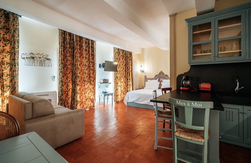 Pezenas Apartment | 4-star apartment in Pezenas