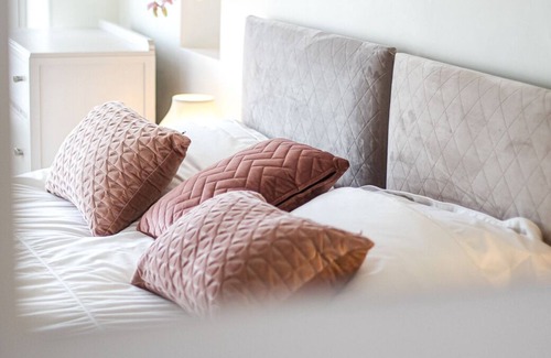 Cregneish Cottage | 4 Star Gold Beachfront | Dog friendly | Garden | Sleeps 6