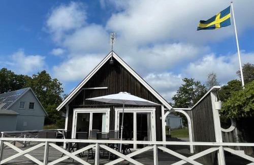 Drottningskar House | 4 star holiday home in Drottningskär