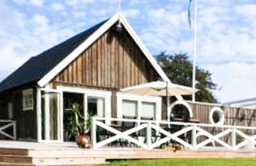 Drottningskar House | 4 star holiday home in Drottningskär