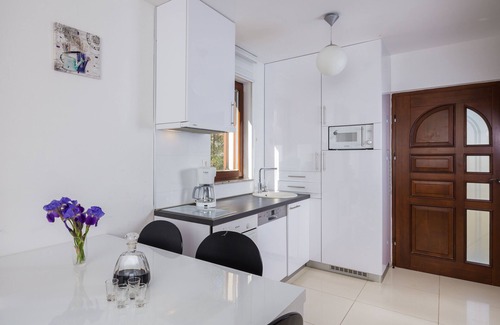 Cizici House | 4 star romantic villa, just a minute walk to the beach, heated pool.