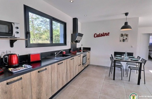 Ruoms House | 4-star villa with private 28° heated pool