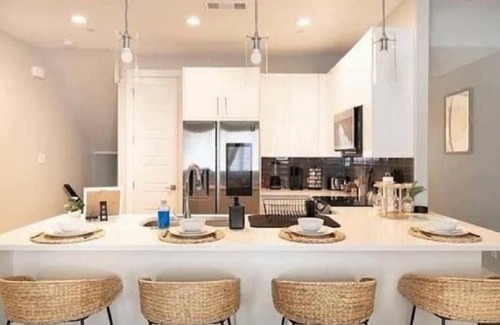 Fort Worth House | 4 STORY Modern Bohemian Getaway