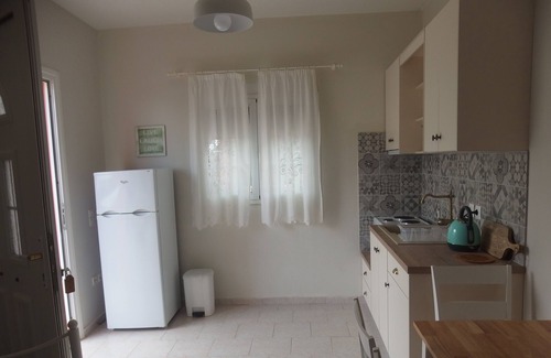 Zola Apartment | #4 Studios Christos