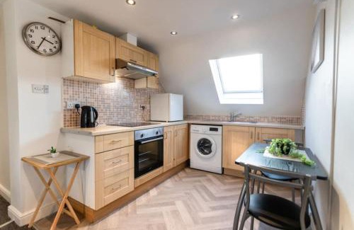 Easton Apartment | 4 Sunnyside Contractors Long Stay by ShortStayUK