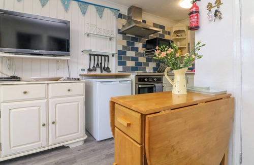 Bude Cottage | 4 THE PARK, pet friendly, with a garden in Kilkhampton