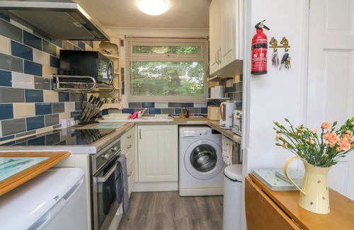 Bude Cottage | 4 THE PARK, pet friendly, with a garden in Kilkhampton