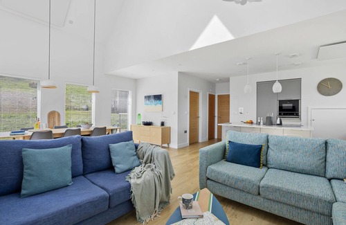 North Buckland Cottage | 4 The Vista, Willingcott Nr Woolacombe - Outdoor shower/On-site pool/EV charger/Ecohome